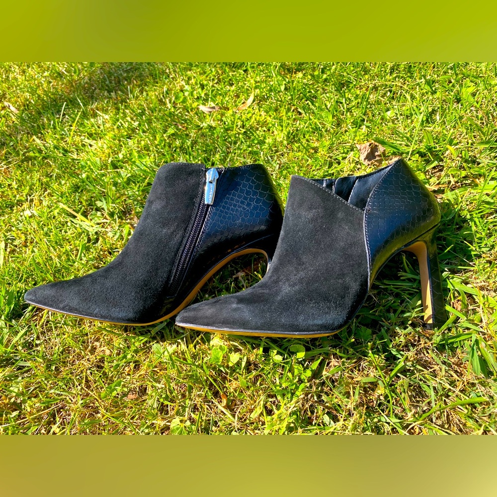 VINCE CAMUTO Avelinsa Asymmetric Pointed Toe Bootie